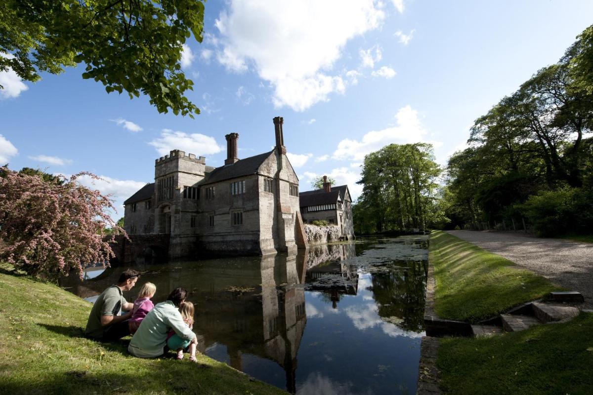 Little George, Henley-in-Arden Luxury Apartment - Housity