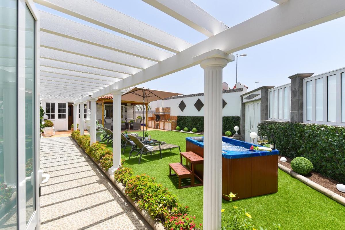 Jacuzzi & Garden Holiday Home - Housity