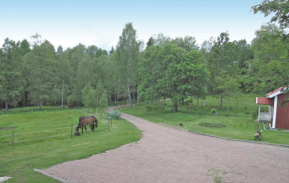 2 Bedroom Amazing Home In Hestra - Housity