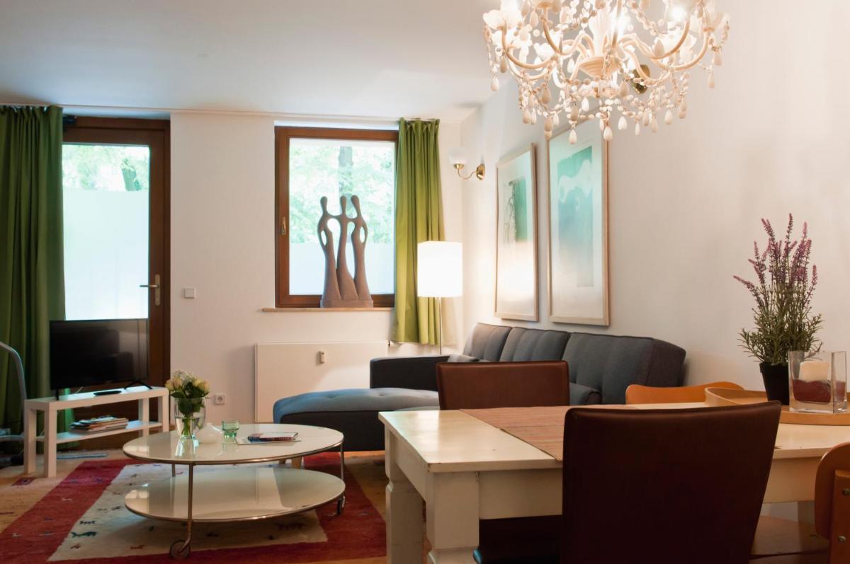 Beautiful Park Apartment for 4 Guests - Housity