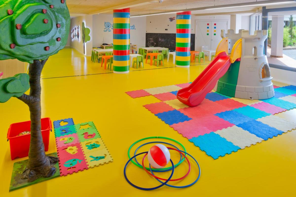 Club infantil en AQUA Hotel Aquamarina & Spa