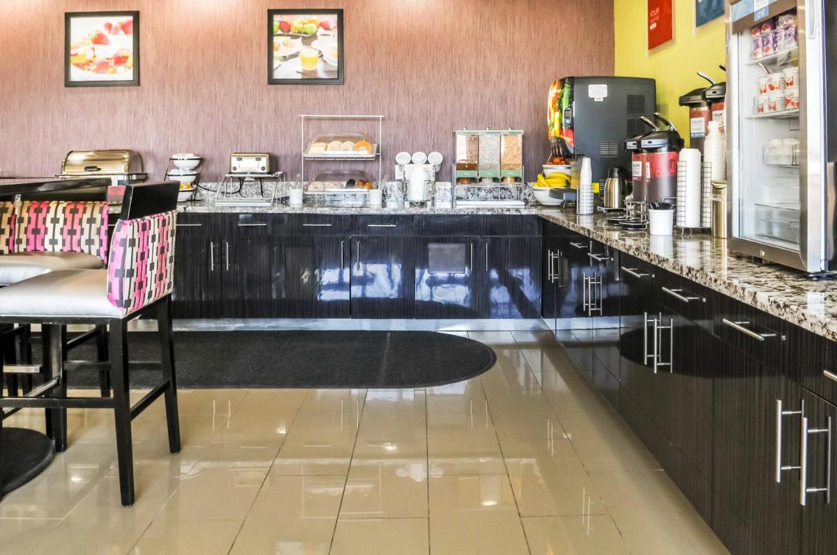Comfort Inn & Suites Artesia - Housity
