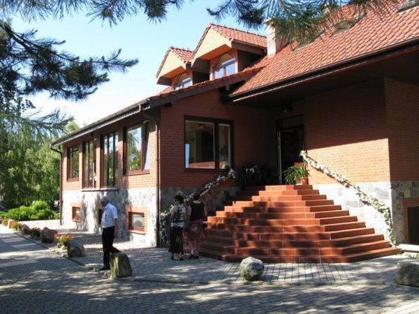 Pod Brzozą - Housity