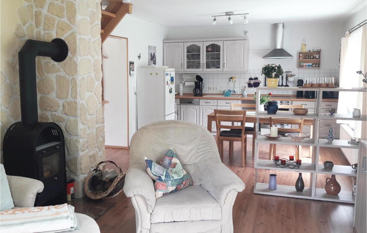2 Bedroom Lovely Home In Alt Schwerin - Housity