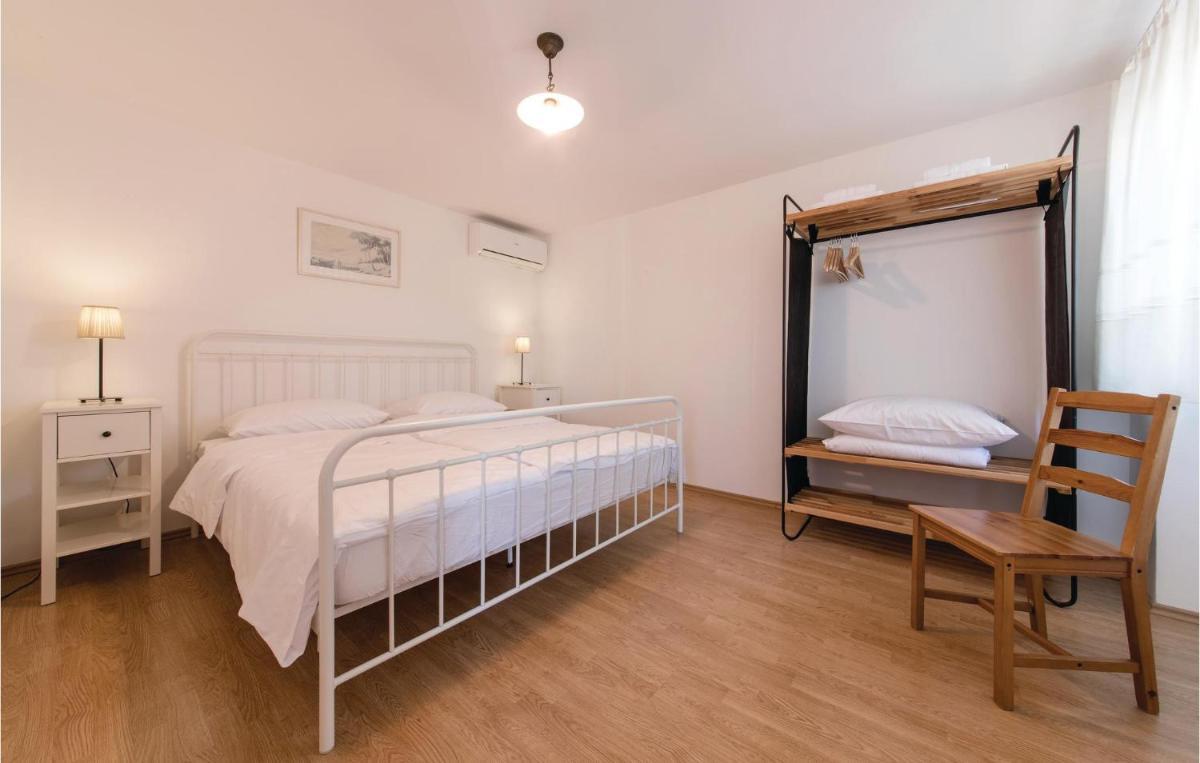 Lovely Home In Sela Na Krasu With Sauna - Housity