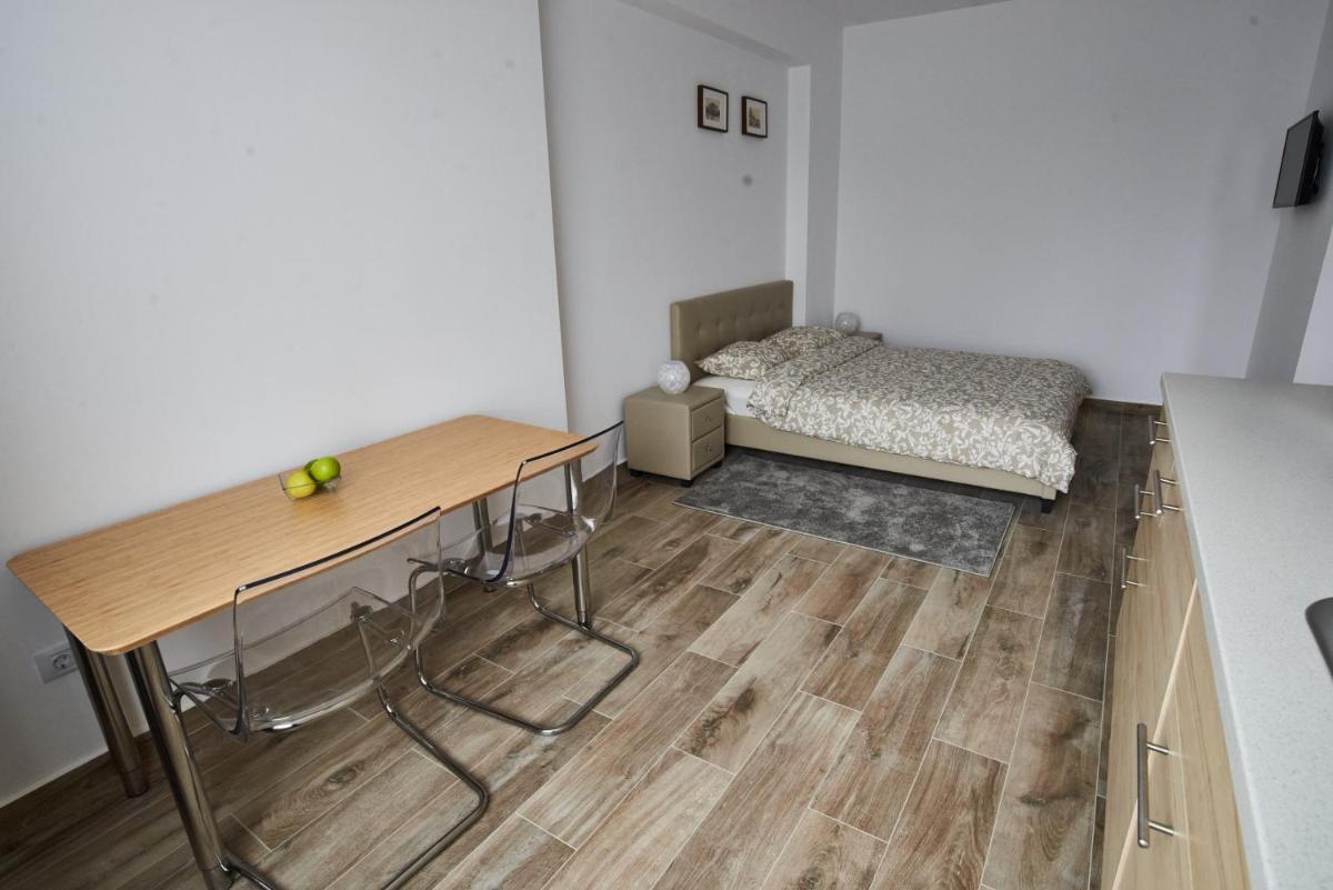 AT Central Apartments - Housity