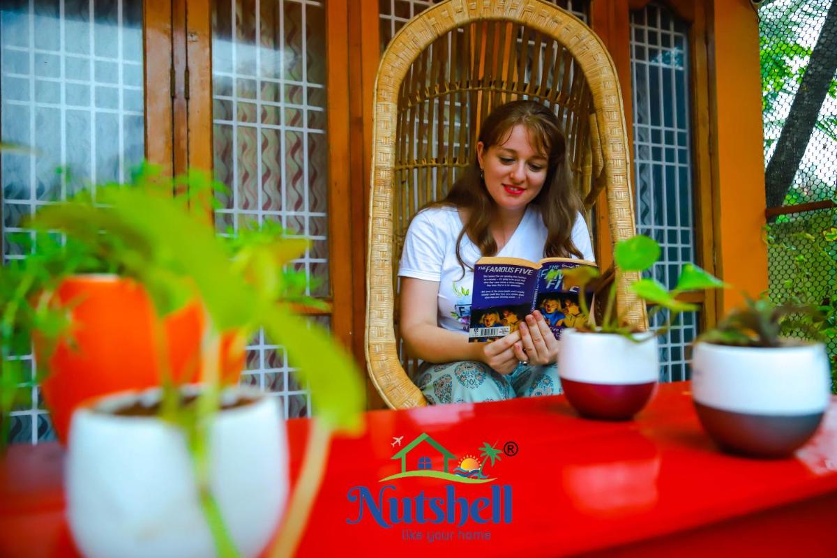 Nutshell-Airport Retreat by the Sea - Housity