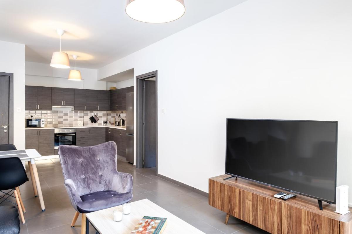 BOOK ME NOW Central Flat - Housity