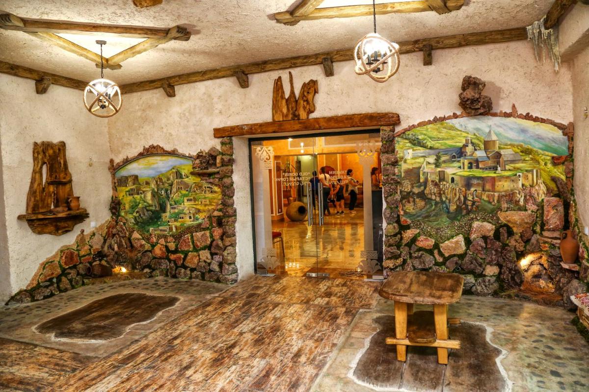 Suitetrails - Goris Hotel