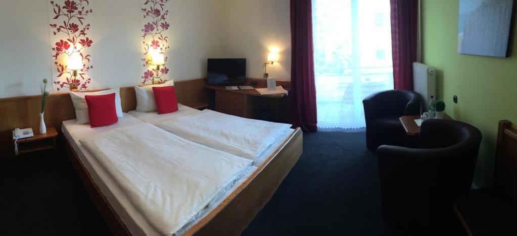Hotel Krone - Housity
