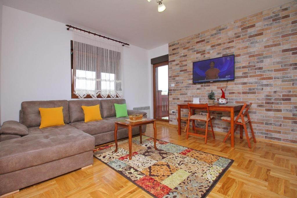 Apartmani Nada - Housity