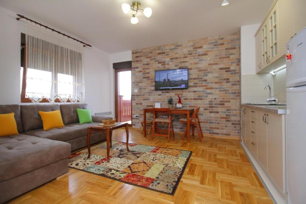 Apartmani Nada - Housity