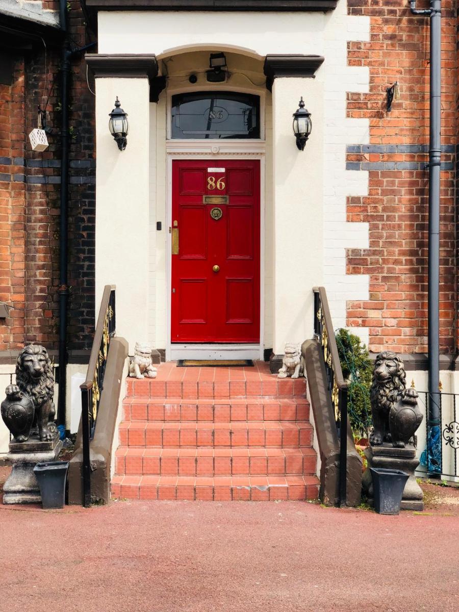 Castle Lodge Guest House 86-88 Sheil Rd L6 3AF - Housity