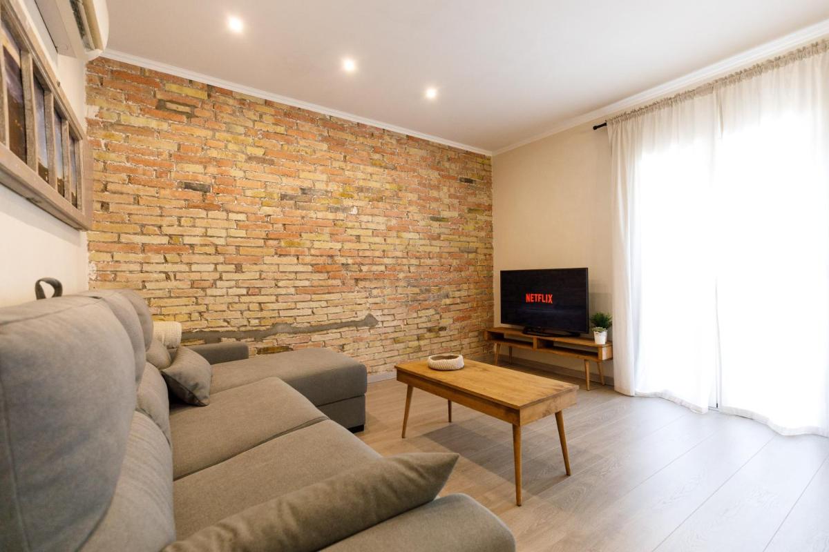 Lo passeig - Housity