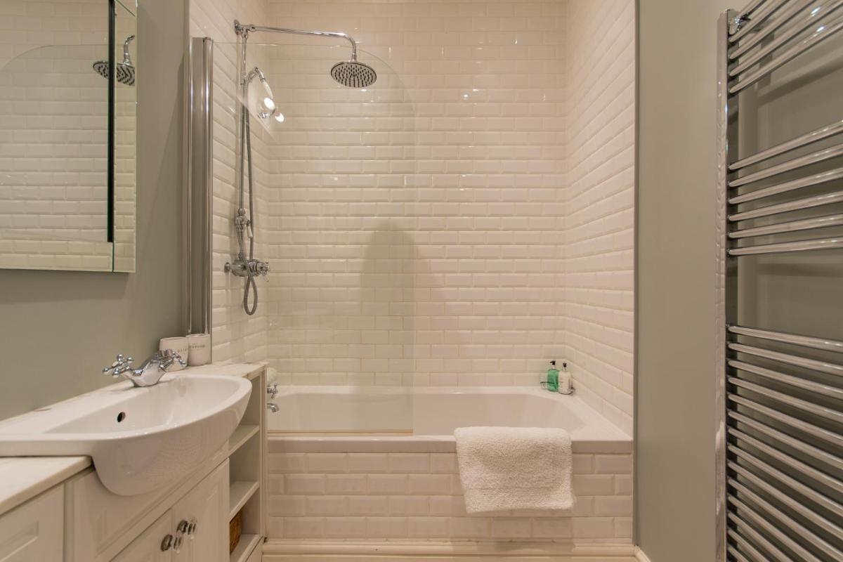Beautiful Property In A Fantastic Location - Housity