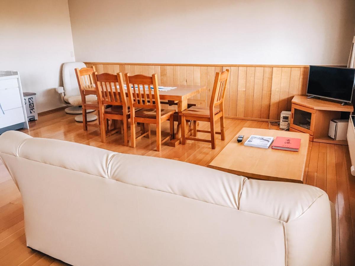 Yotei Townhouse - 2 bedrooms with covered BBQ deck - Hizvo