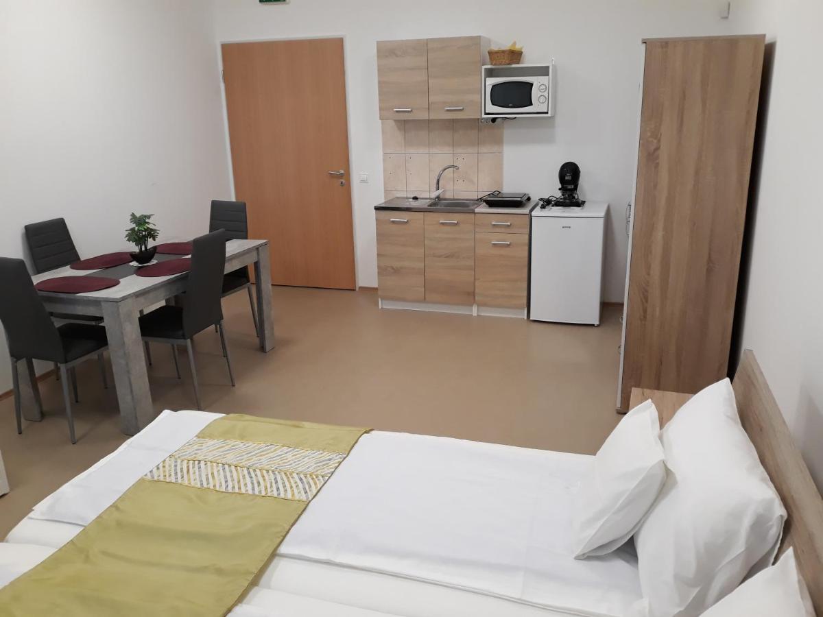 Bella Vendégház Mórahalom - Housity