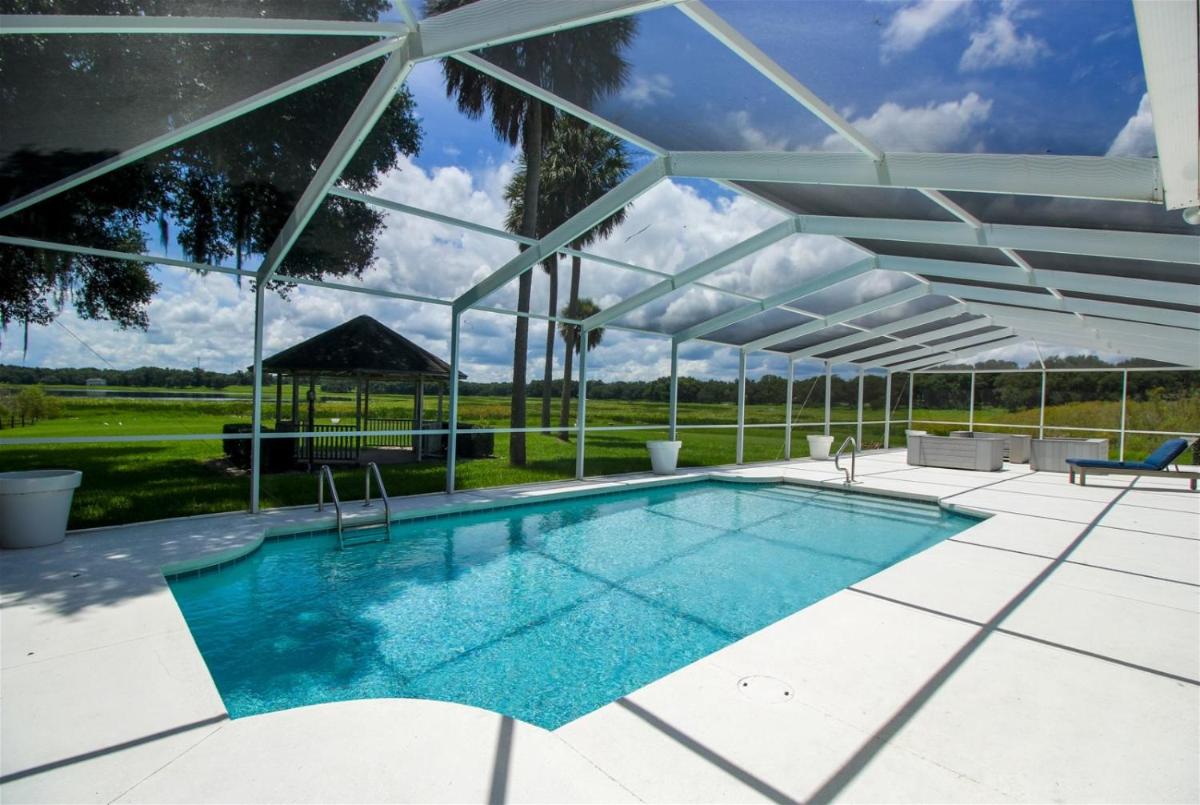 Beautiful Lakeview home - Housity