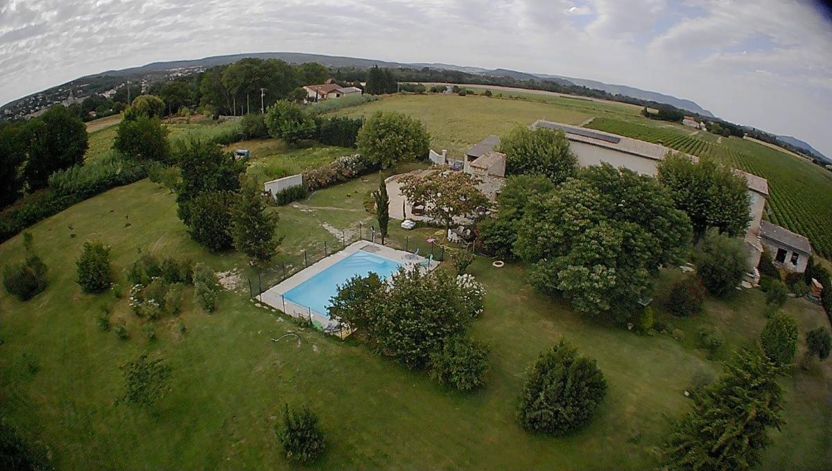 Le Papillon De Soie - Housity