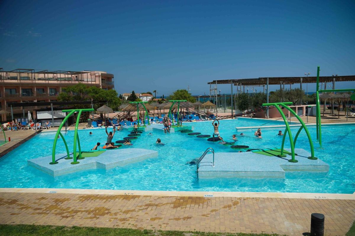 Piscina en o cerca de Ohtels Les Oliveres