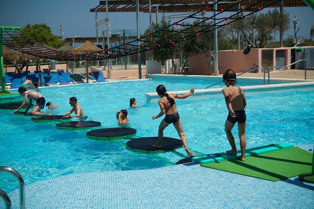 Piscina en o cerca de Ohtels Les Oliveres