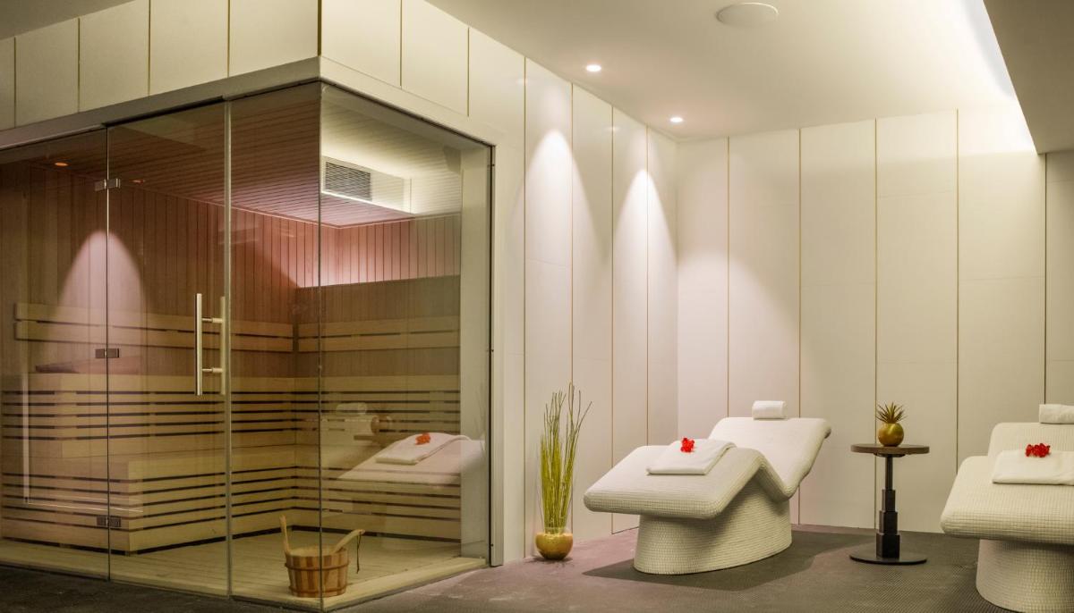 Un baño de Golden Costa Salou - Adults Only 4* Sup
