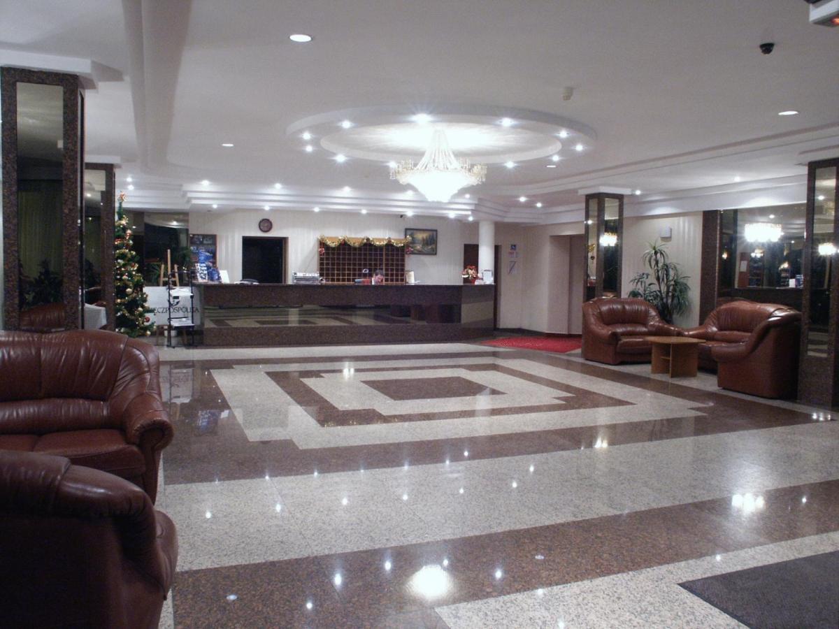 Hotel Ambasador Chojny - Housity