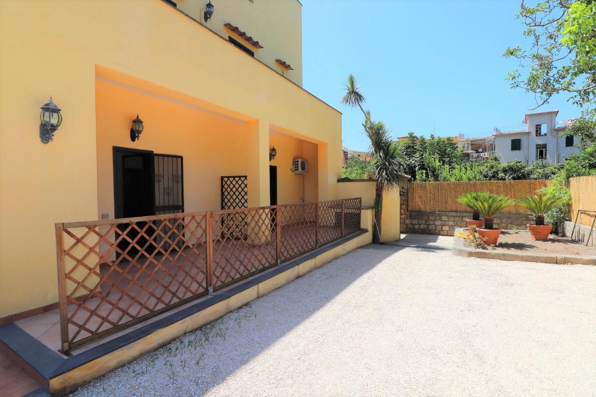 Flowers apartments & rooms - Housity