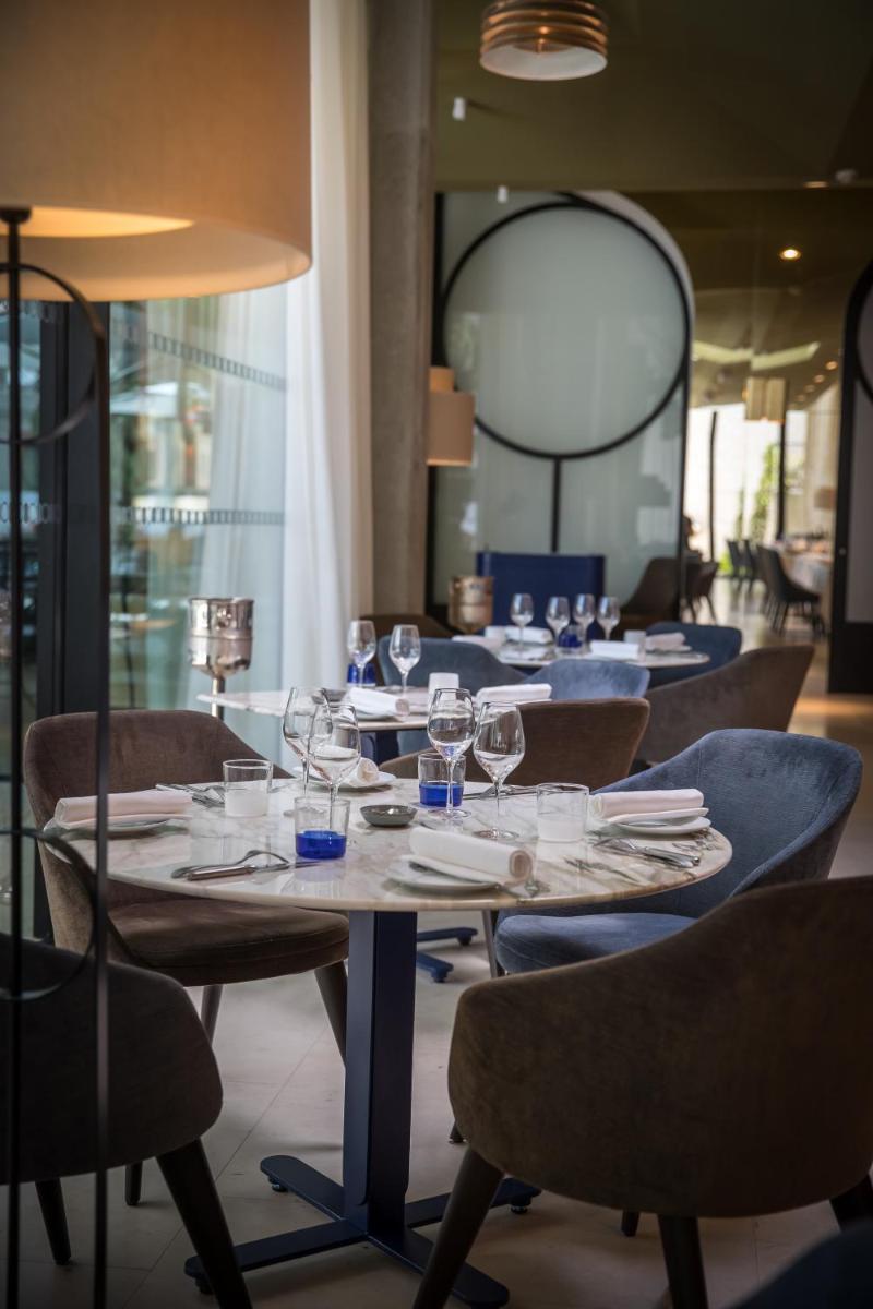 Restaurant ou autre lieu de restauration dans l'établissement Maison Albar Hotels L’Imperator