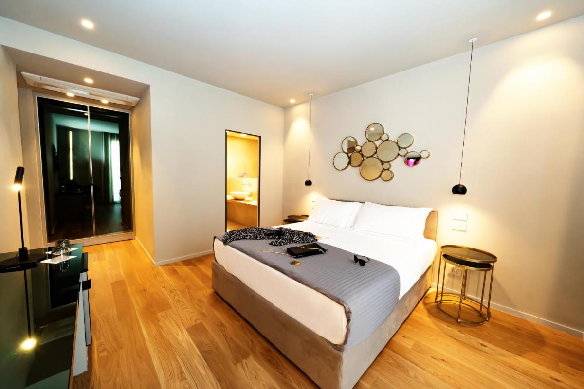 Elite Accommodations & Hydromassage Pool - Housity