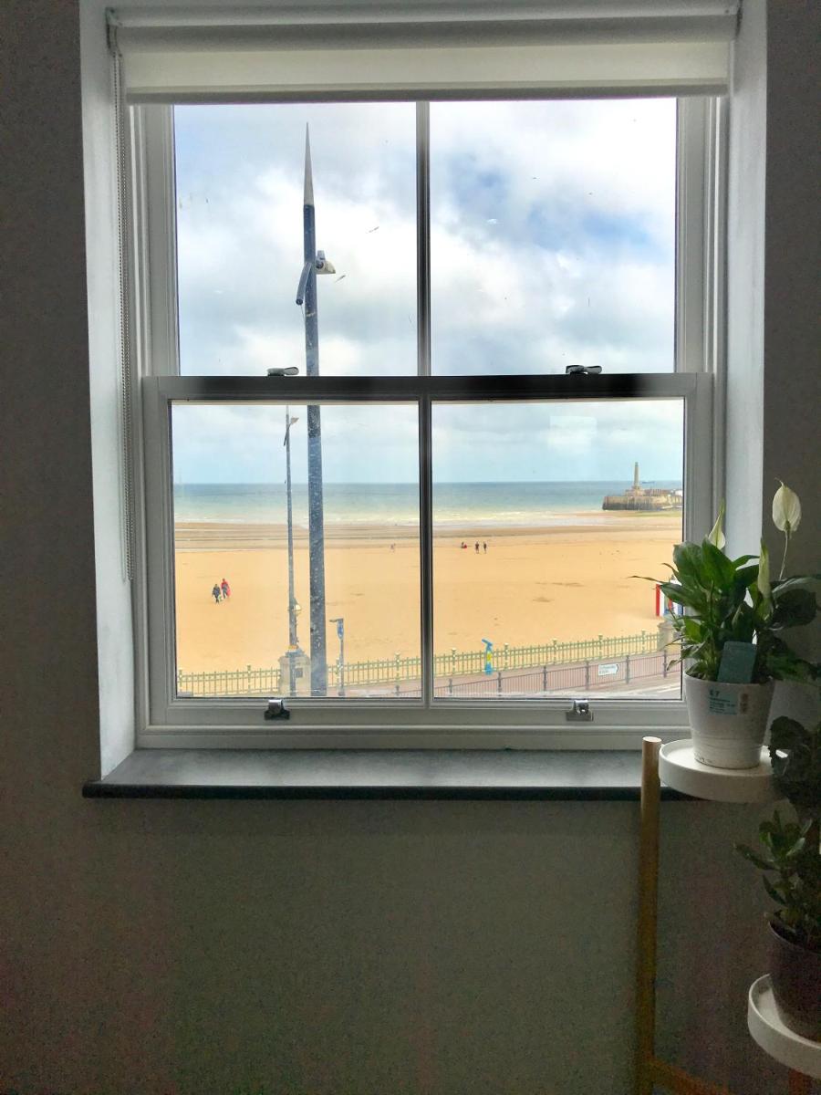 Suitetrails - The Seaview Apartment - Margate Beach - By Goldex Coastal Breaks