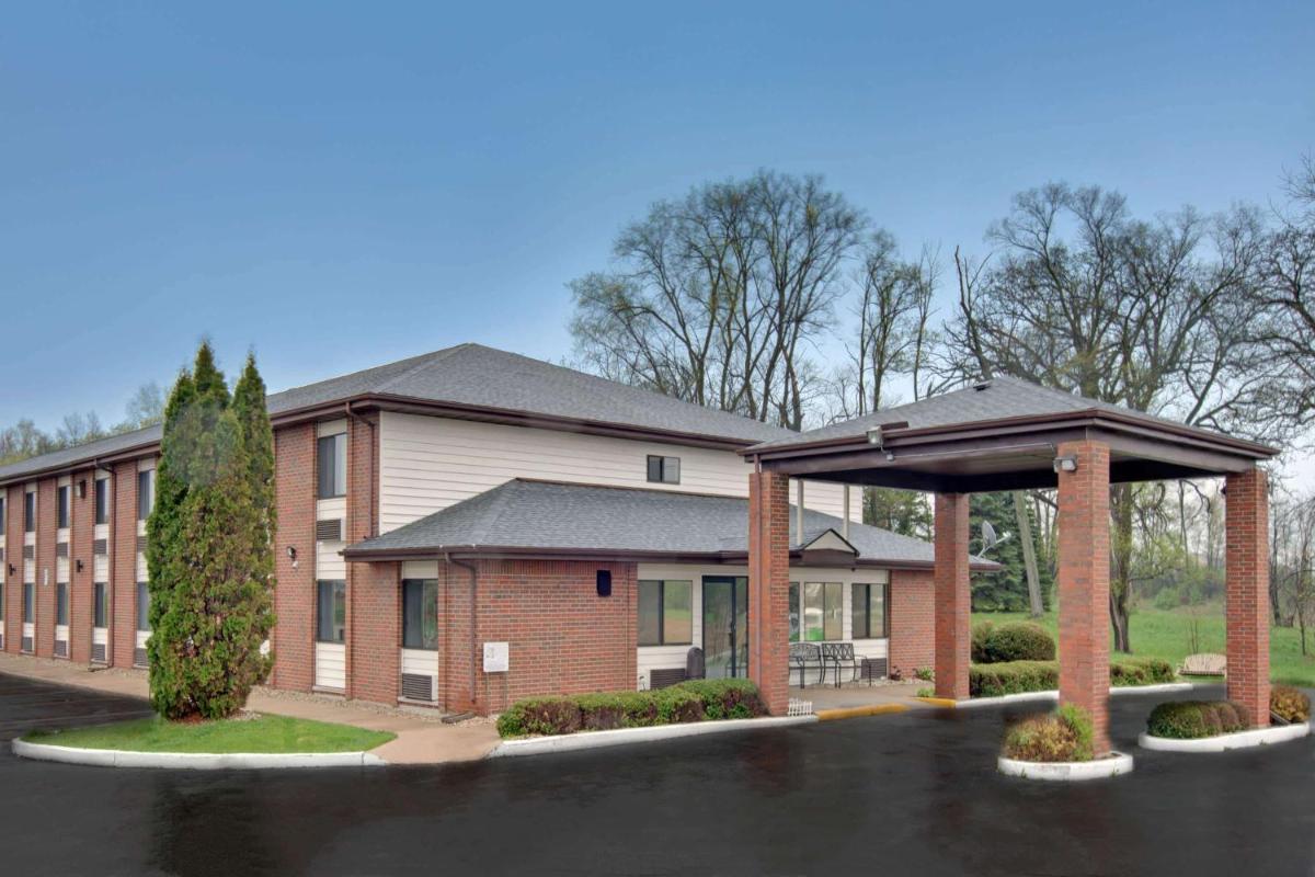 Baymont Inn & Suites Richmond - Housity