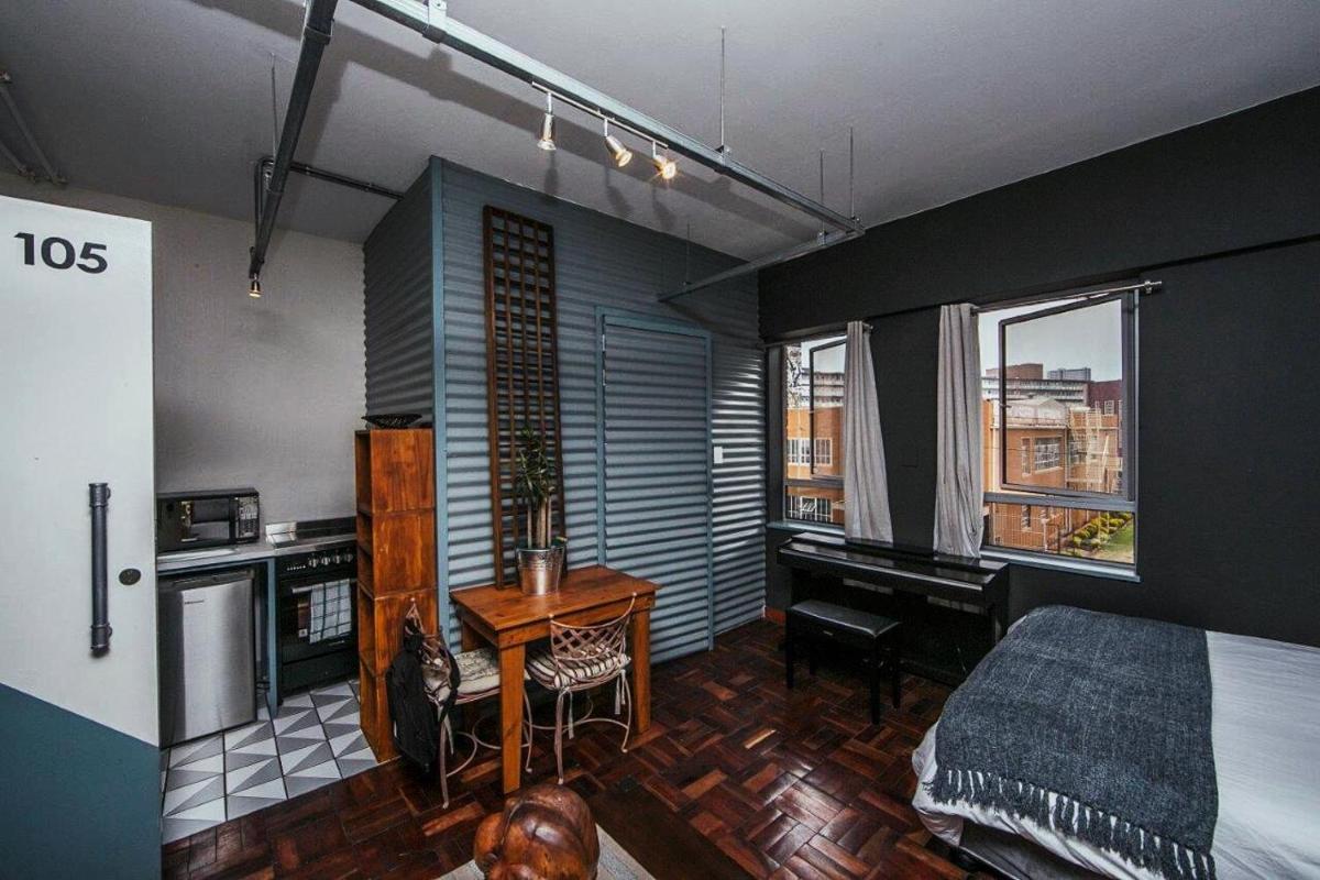 Cozy, Modern Living in Maboneng: Artison Lofts 105 - Housity