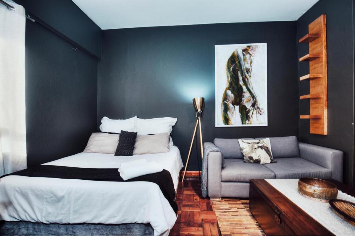Cozy, Modern Living in Maboneng: Artison Lofts 105 - Housity