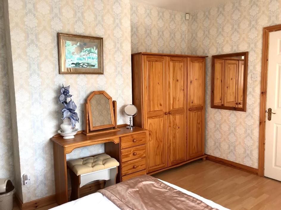 Granny's Irish Cottage - Housity