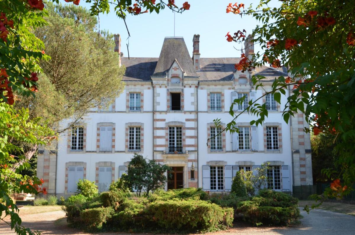 Château des Bretonnières sur vie - Maison d'hôtes et gîte 4 personnes - Housity
