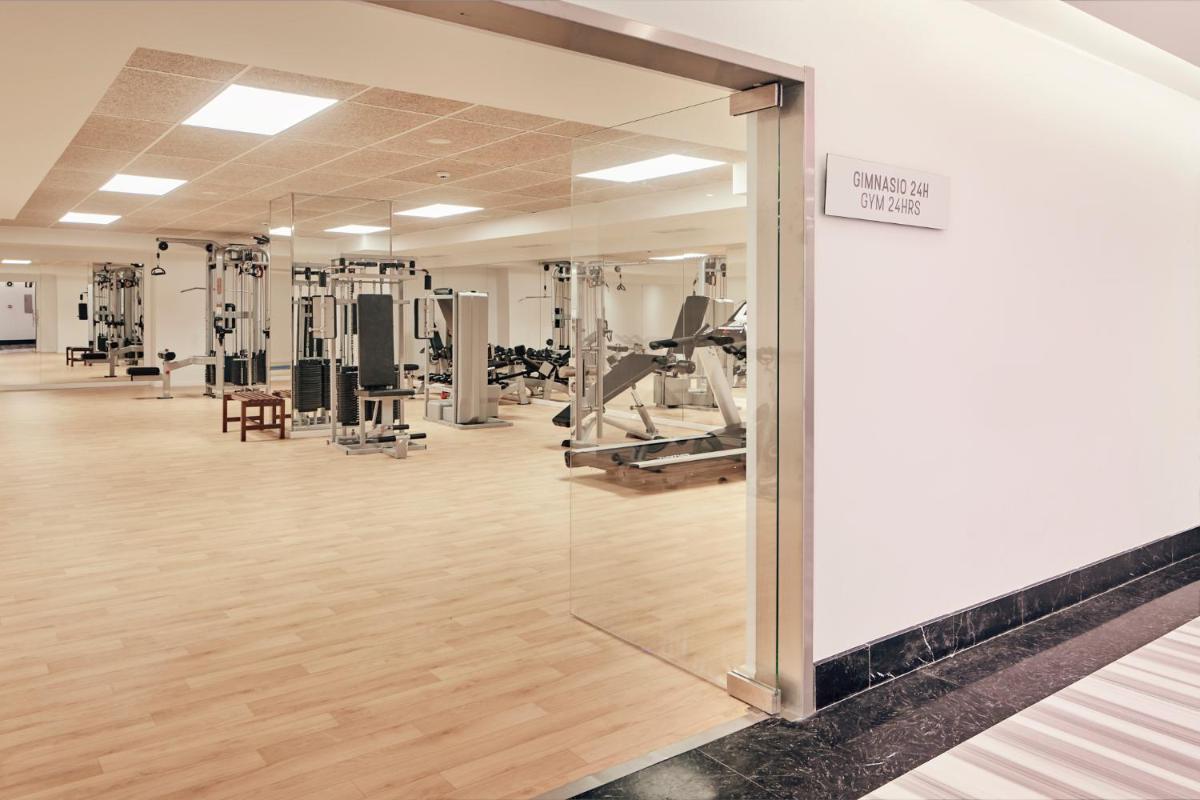 Gimnasio o instalaciones de fitness de Hotel Torre del Mar - Ibiza
