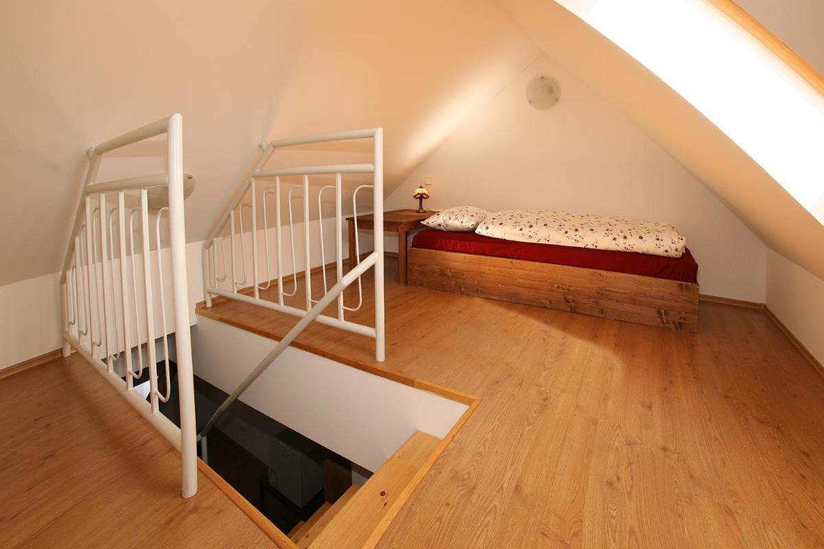 Penzion U Chodskeho Hradu - Housity