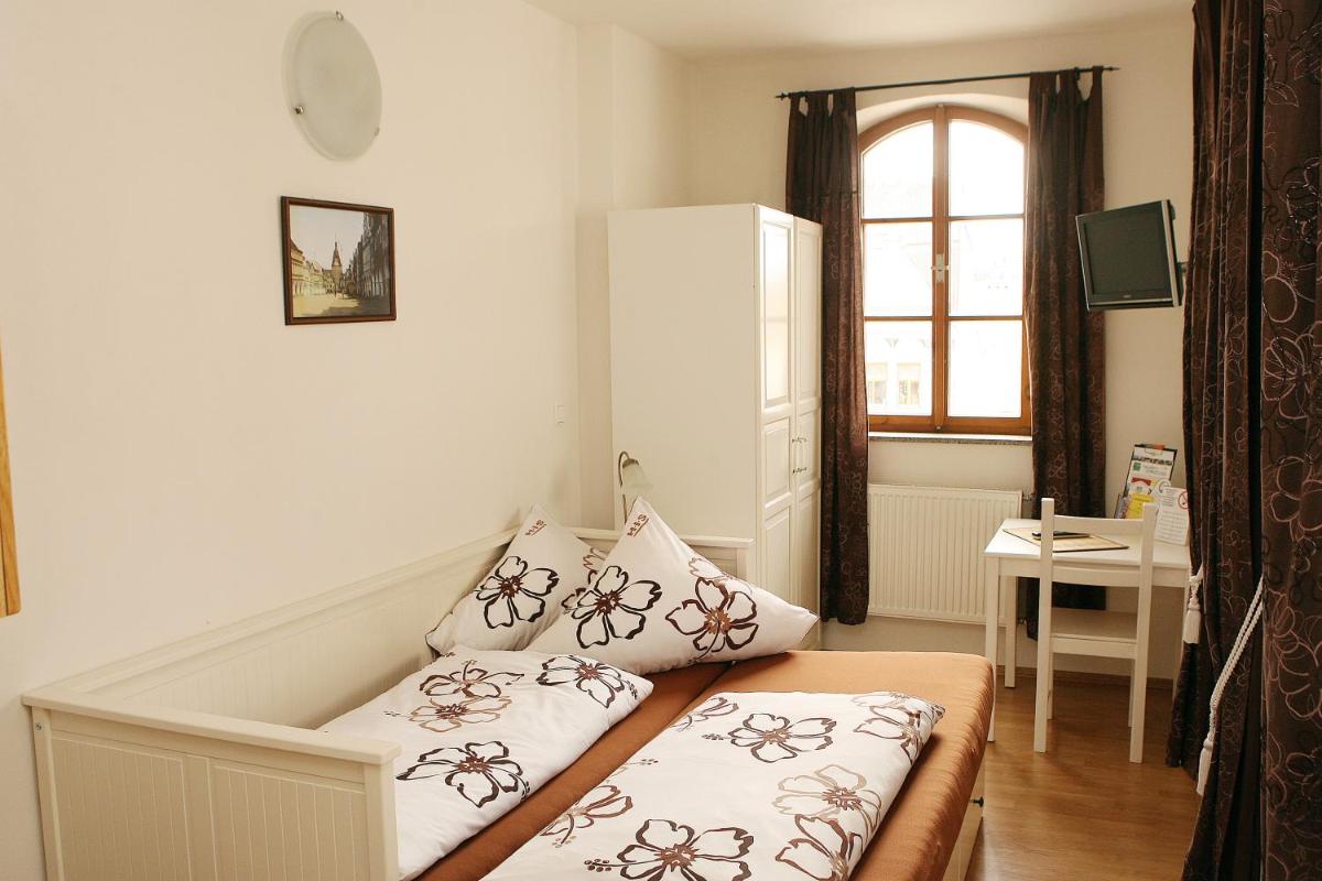 Penzion U Chodskeho Hradu - Housity