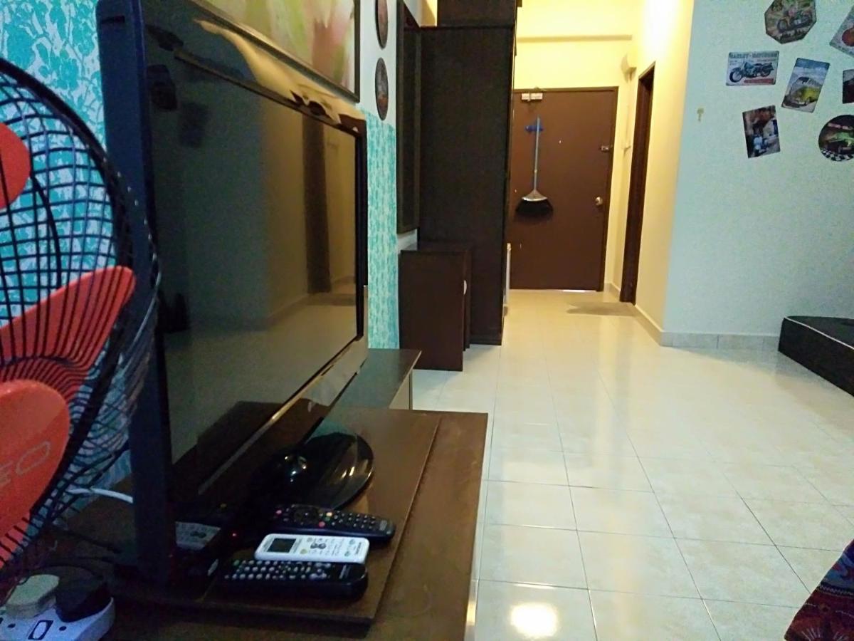 Homestay Pagar Buruk Bukit Merah L2 - AIR CONDITIONED - Housity