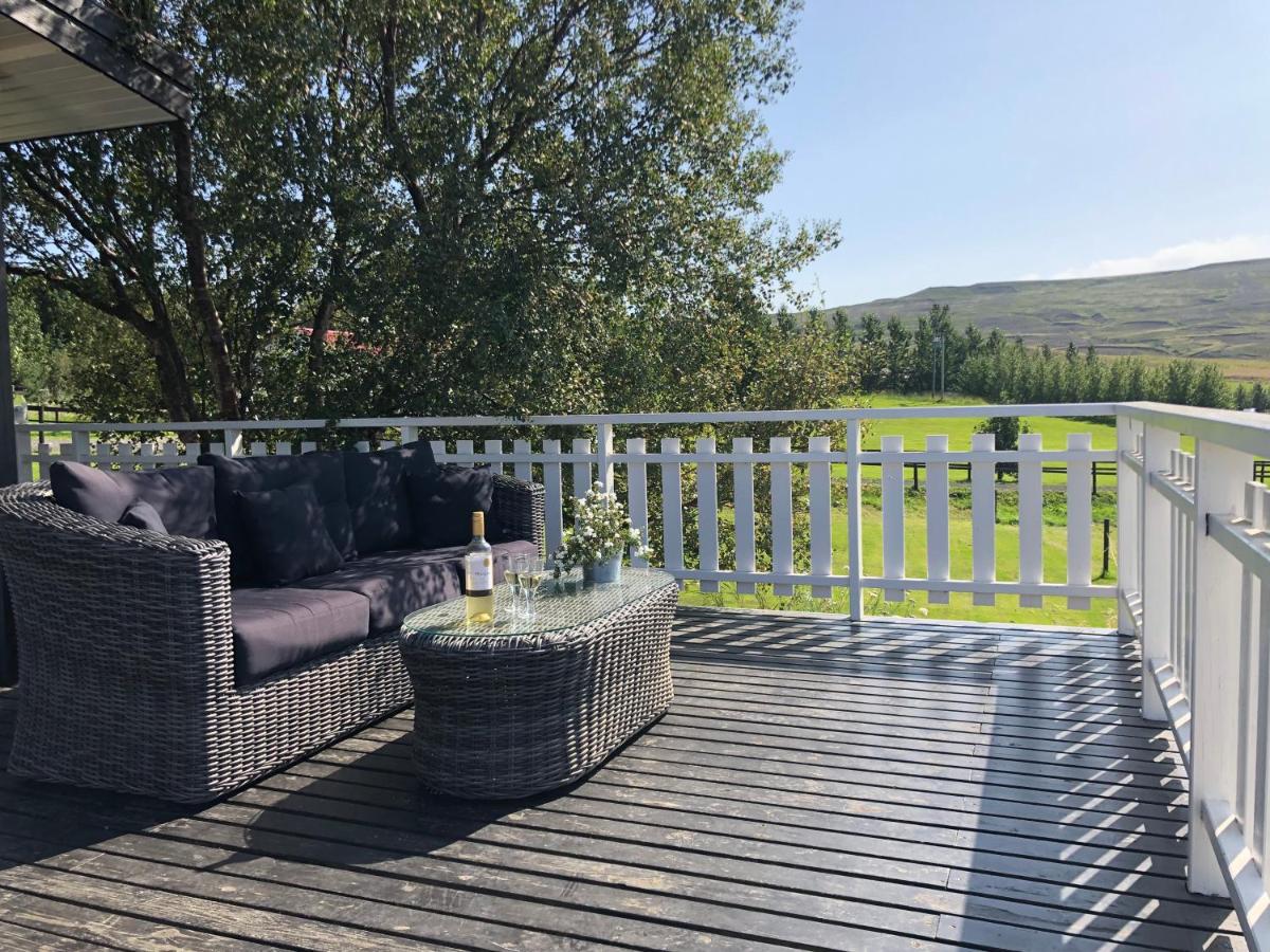 Jaðar Holiday House - Housity