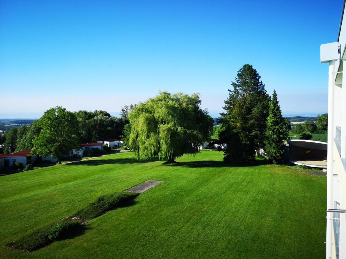 Kiba Panorama Suite Oberteuringen 73 Seeblick & Hallenbad - Housity