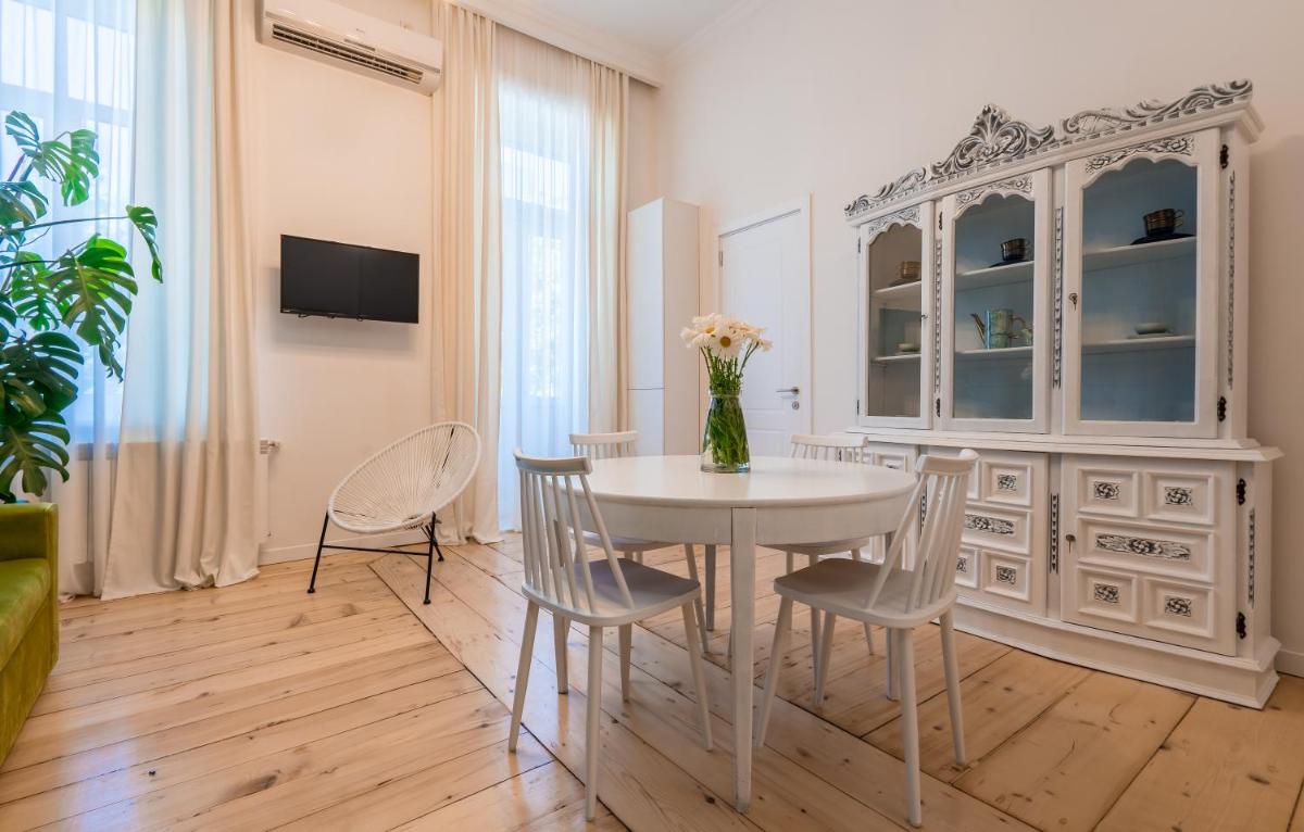 Suitetrails - Irina's cozy apartment #20