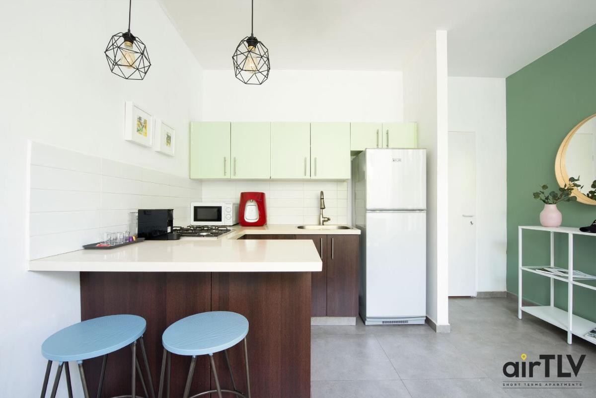 Suitetrails - AirTLV - Central Arlozorov 3BR apartment