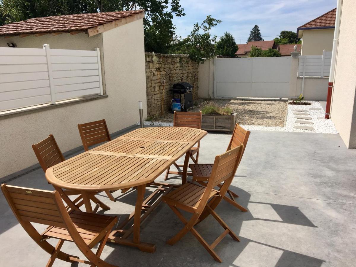 MONTALIEU SEJOUR 2 Maisons, Les tulipes ou Les Bambous - Housity