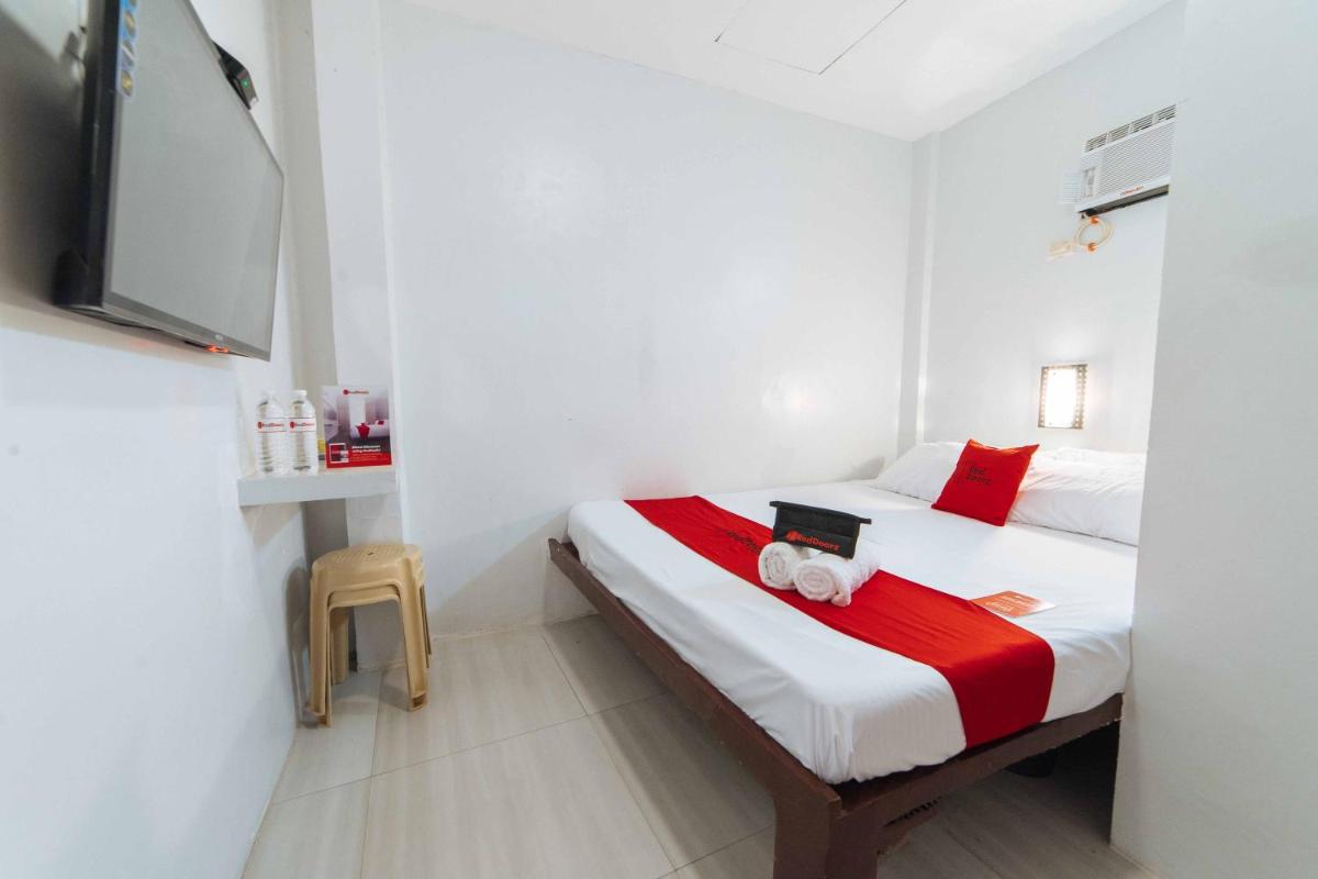 RedDoorz at San Antonio Binan Laguna - Housity
