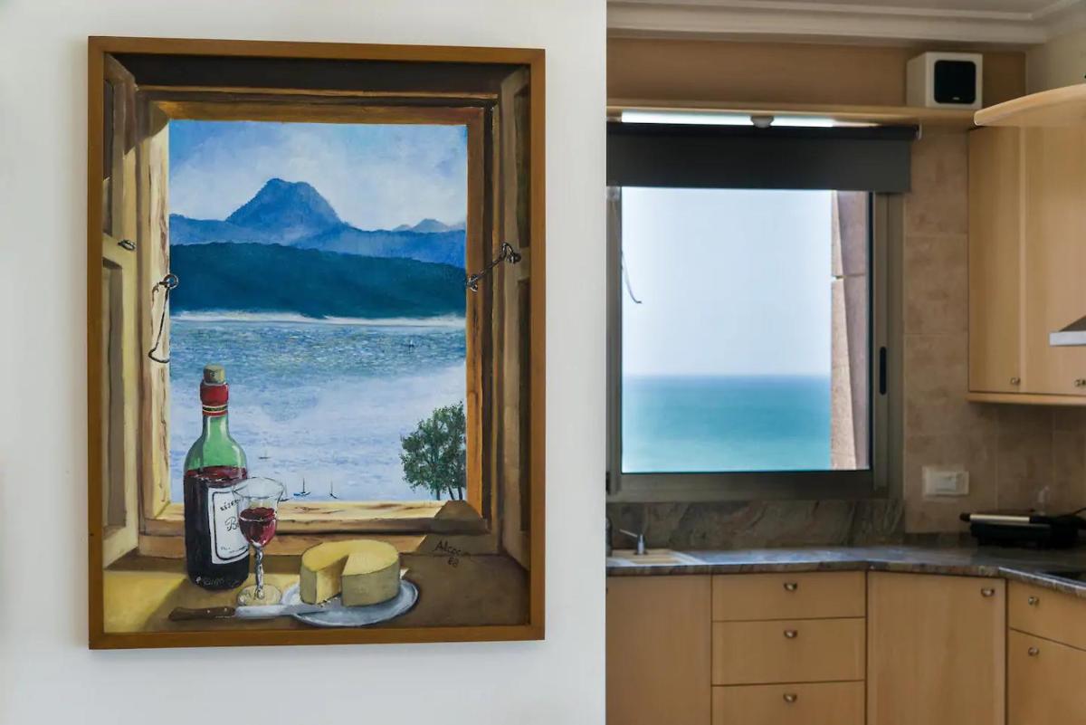 Suitetrails - Panoramic Sea-View Suite