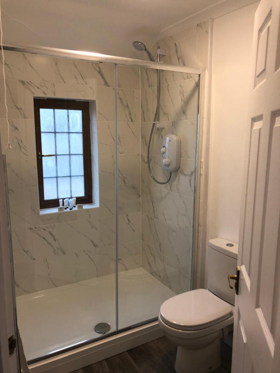 Raleghs Cross Inn - Housity