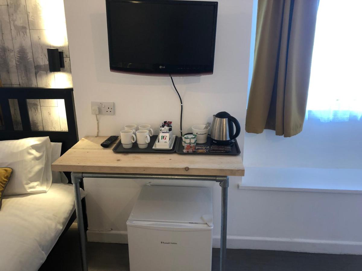 Raleghs Cross Inn - Housity