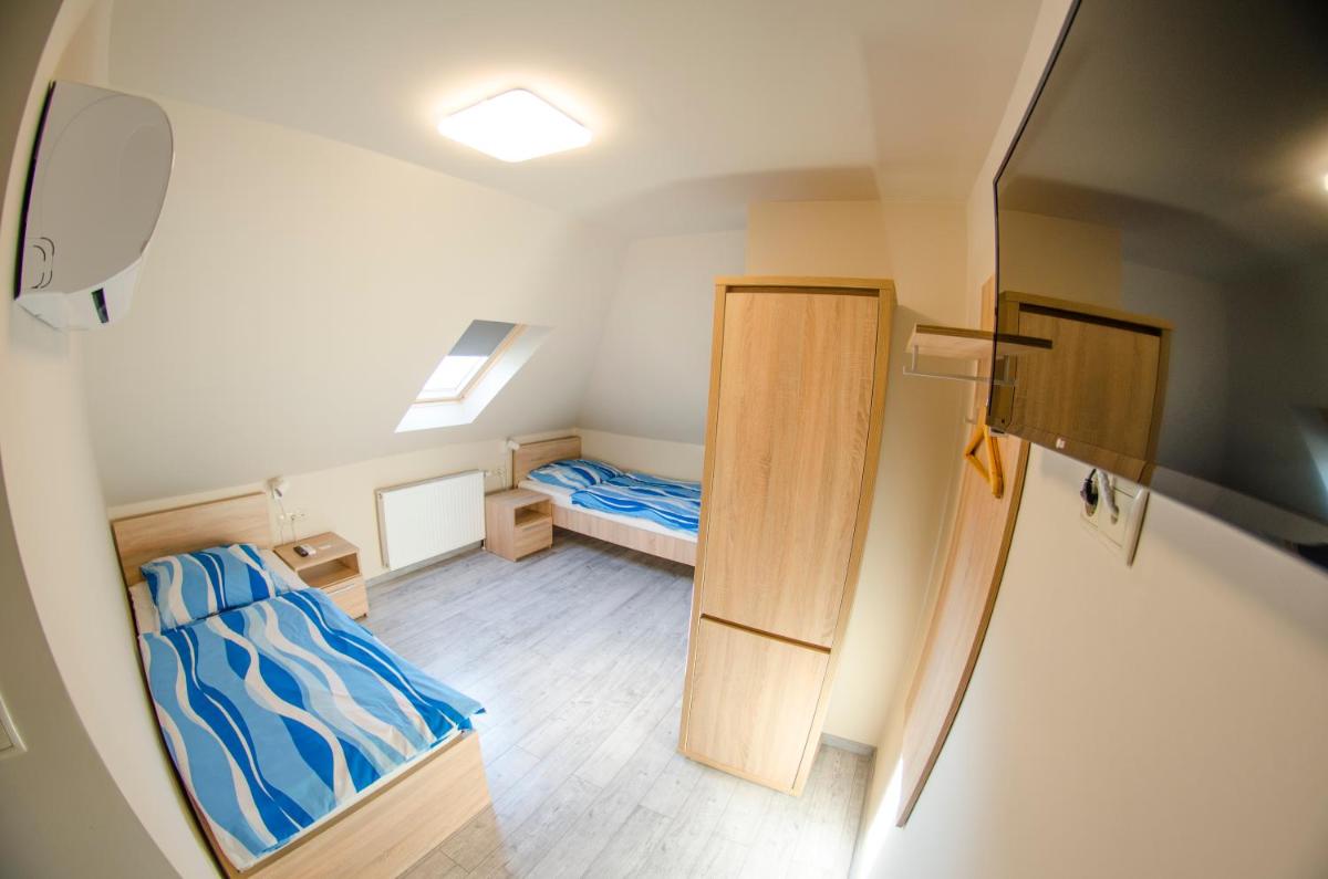 Kolibri Panzió - Housity